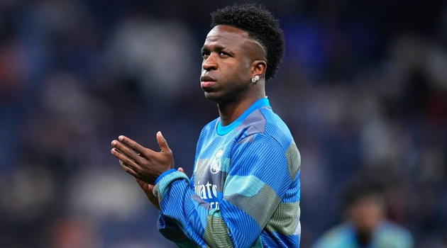 Được CĐV tiếp sức, Vinicius lập công loại Benfica