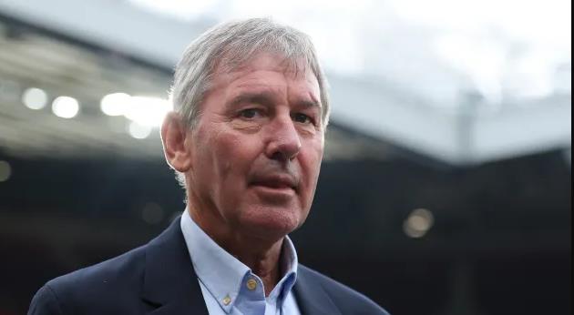 Bryan Robson thúc giục MU mua 2 ngôi sao Ngoại hạng Anh