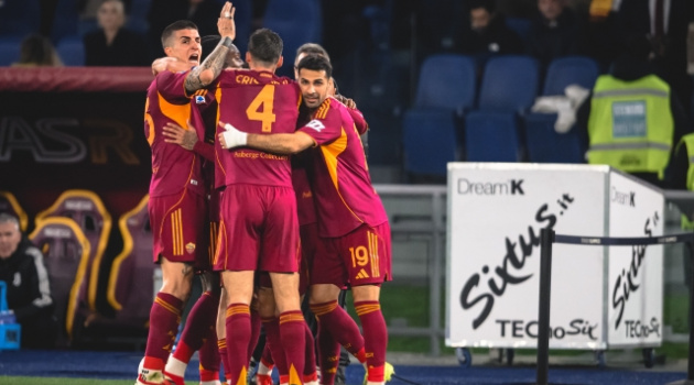 Rượt đuổi 6 bàn, Juventus giật lại 1 điểm từ tay Roma