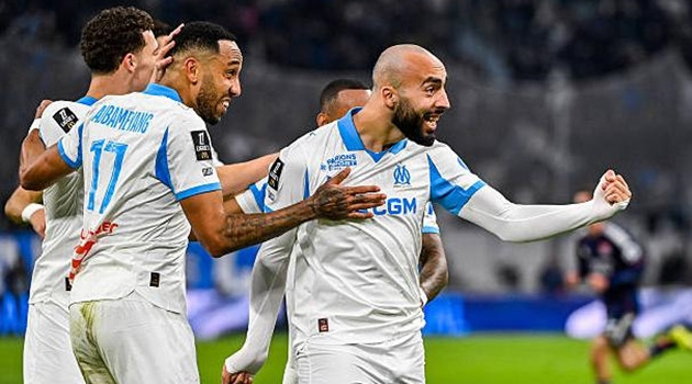 Aubameyang ghi bàn bù giờ giúp Marseille thắng Lyon