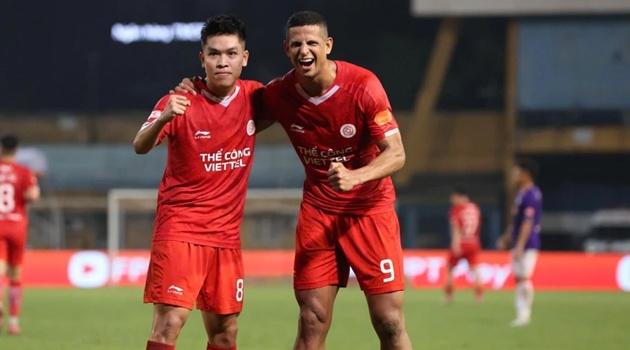 Cục diện V-League nóng bỏng ở cả hai đầu bảng xếp hạng