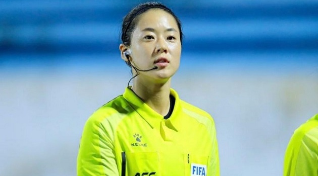 Nữ trọng tài Hàn Quốc cầm còi trận ra quân của Việt Nam