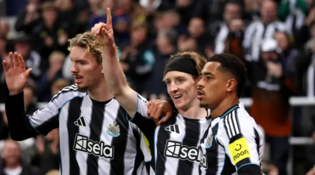 Eddie Howe muốn Newcastle đá trận huyền thoại trước Barca