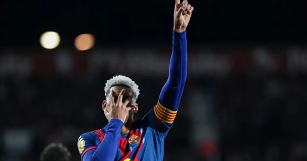 Barca chốt giá bán Araujo 30 triệu euro