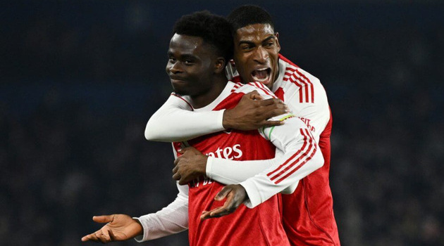 Arsenal mơ vô địch Ngoại hạng Anh nhờ pháo đài Emirates