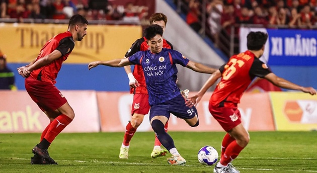 Đình Bắc và nghịch lý tịt ngòi tại V.League