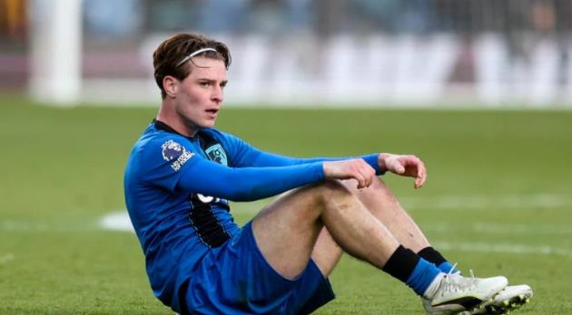 Bỏ qua Anderson, MU nên chiêu mộ máy quét Alex Scott