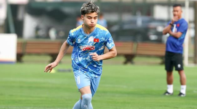 HLV Hồng Vinh tiết lộ lý do đôn thần đồng Antonio Moric lên đội U23