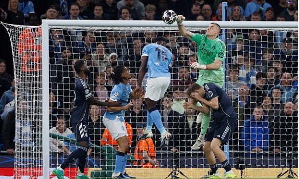 Thay Courtois rực sáng trước Man City, Lunin được UEFA vinh danh