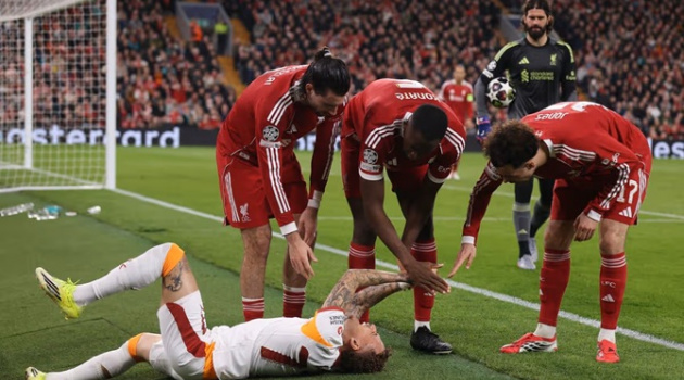 Cầu thủ đứt ngón tay ở Anfield, Galatasaray kiện Liverpool