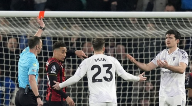 Maguire nhận thẻ đỏ, Man Utd chia điểm với Bournemouth trong trận cầu 4 bàn