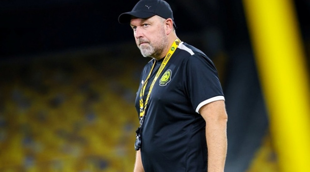 Cklamovski 'mất tất cả' dù không thua một trận nào