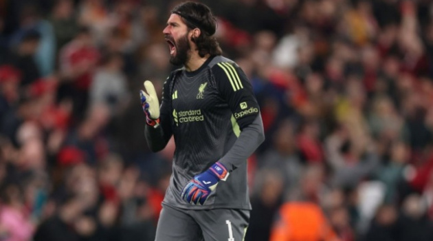 Alisson xác nhận nghỉ thi đấu dài hạn, Liverpool lo sốt vó