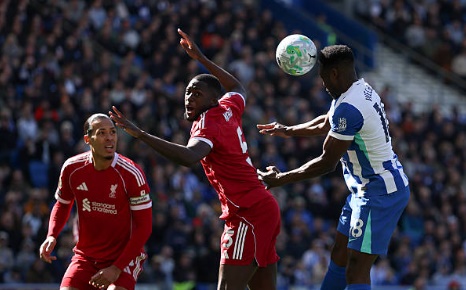 Konate mắc sai lầm sơ đẳng khiến Liverpool thủng lưới