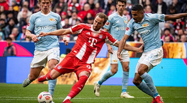 Harry Kane cán mốc 31 bàn giúp Bayern Munich thắng 4-0