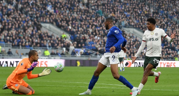 Hàng thủ mơ ngủ báo hại Chelsea trong trận thua thảm Everton