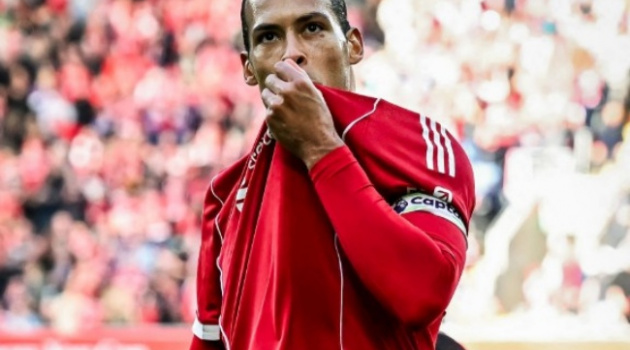 Sự bền bỉ kinh ngạc biến Van Dijk thành điểm tựa của Liverpool