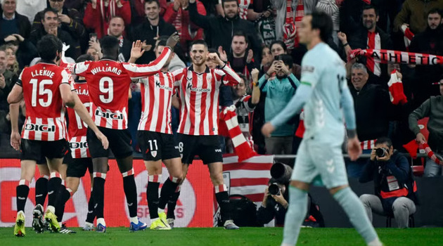 Antony bị thay sớm, Betis trắng tay tại San Mames