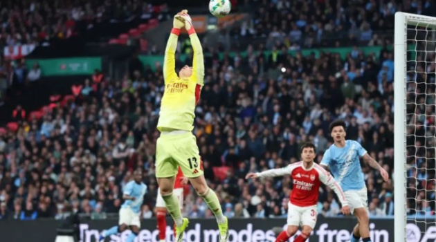 Arteta kiên quyết bảo vệ Kepa sau sai lầm ở chung kết