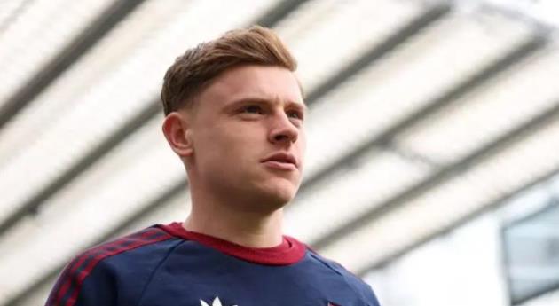 Harvey Barnes lên tuyển Anh thay thế Eze dính chấn thương