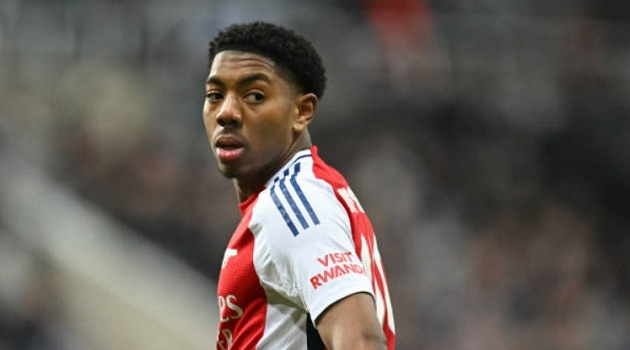 Tin đồn chuyển nhượng tối 23/3: M.U theo đuổi Lewis-Skelly và Robinson; Bernardo Silva ưu tiên gia nhập Barcelona