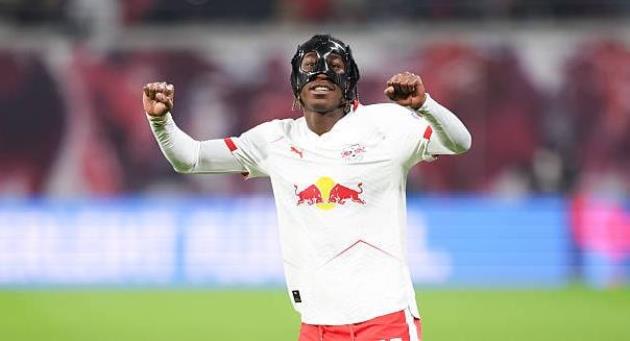 2 lý do MU phải mua gấp Yan Diomande trong mùa hè này