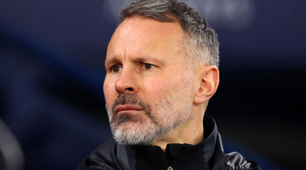Ryan Giggs rũ bỏ ồn ào để sống lại thời hoàng kim cùng Man Utd