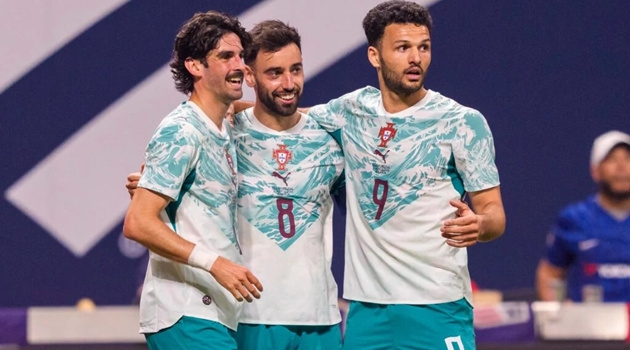 Bruno Fernandes gửi lời cảnh báo tới Ngoại hạng Anh