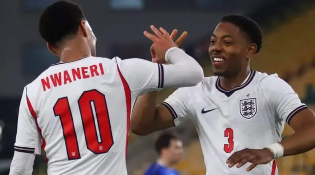 Những người thừa Arsenal rực sáng trong màu áo U21 Anh