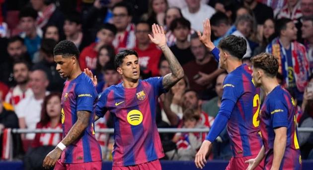 Flick chưa vội bàn tương lai của Lewandowski và Rashford