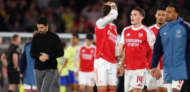 Thực tại nghiệt ngã sau giấc mơ ăn 4 của Arsenal