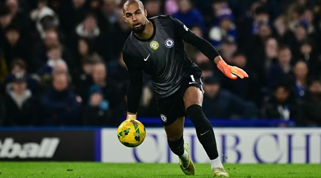 Vận may giúp Liam Rosenior thoát khỏi rắc rối tại Chelsea