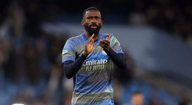 Arbeloa cất Rudiger để dồn toàn lực đấu Bayern Munich