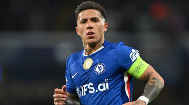 Xuống nước xin lỗi, Enzo vẫn bị Chelsea cấm đá trận Man City