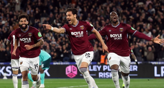 West Ham nhấn chìm Wolves, đẩy Tottenham xuống vị trí thứ 18 trên BXH