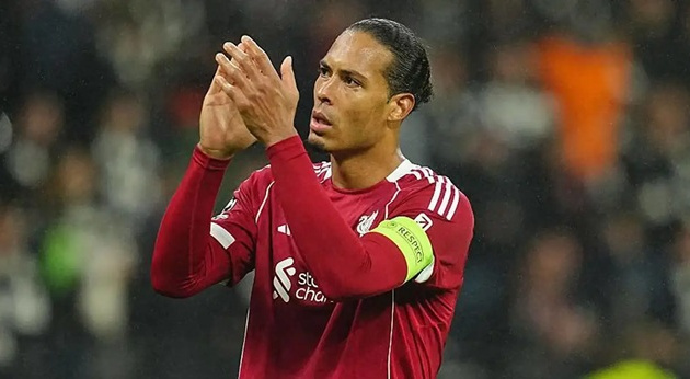 Van Dijk ủng hộ khi CĐV Liverpool biểu tình giá vé