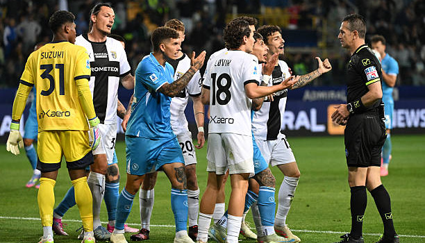 Thủng lưới sau 36 giây, McTominay giải cứu Napoli trước Parma