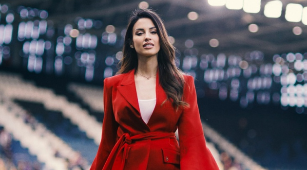 Fan phát sốt vì nữ MC trận Atalanta gặp Juve