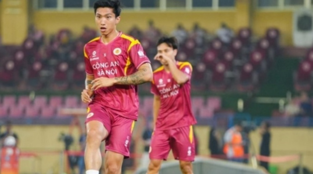Tin dùng Văn Hậu, HLV Polking giúp CAHN thống trị V.League