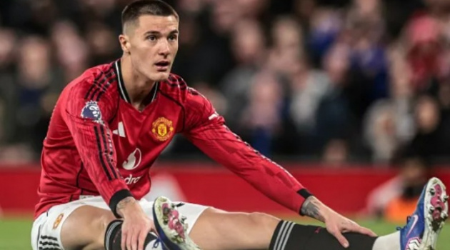 Van der Sar chỉ ra sai lầm của Carrick trong trận thua Leeds