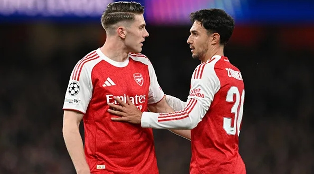 Joe Cole muốn Arsenal loại Viktor Gyokeres trước Man City