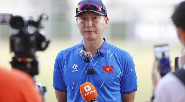 Điểm tin bóng đá Việt Nam 19/4: Ông Kim Sang-sik khuyên cầu thủ Việt Nam bỏ thói câu giờ; Việt Nam trở lại top 100 BXH FIFA