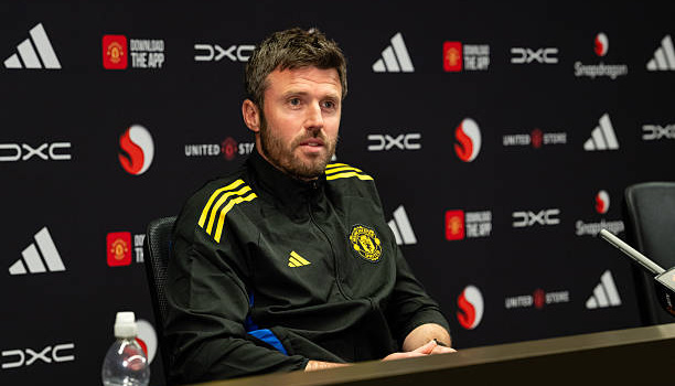Bỏ rơi Carrick lúc này là canh bạc rủi ro nhất của Man Utd