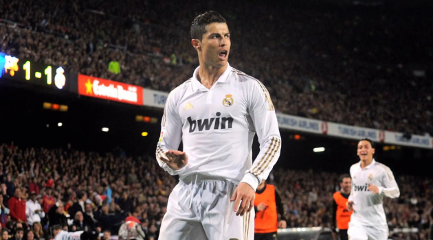 Ngày này năm xưa: Khi đôi tay Ronaldo làm câm lặng chảo lửa Camp Nou