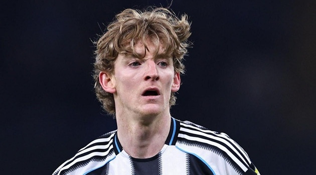 Anthony Gordon dẫn đầu danh sách chuyển nhượng của Bayern