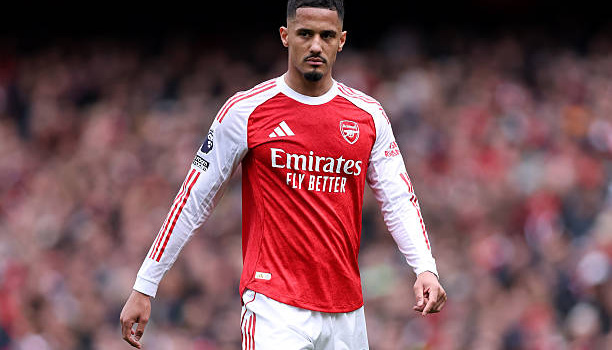 Saliba kêu gọi toàn đội Arsenal đá chết bỏ vì ngôi vương