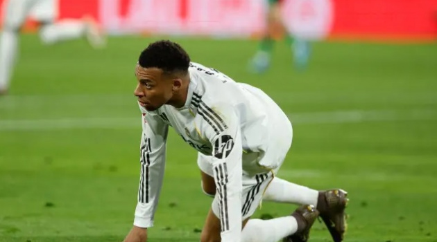 Real Madrid chọn nỗi đau nào trong trận El Clasico?