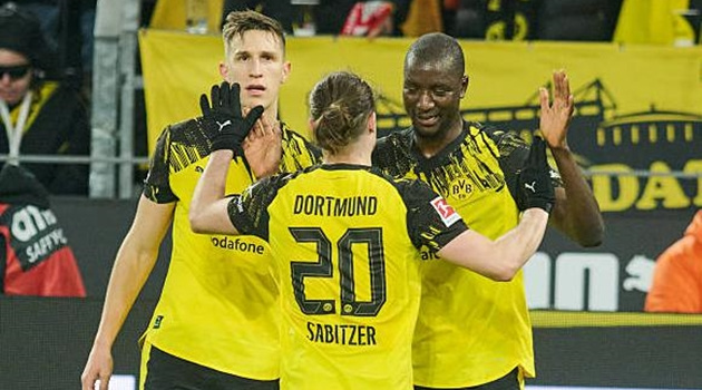 Dortmund dễ dàng đè bẹp Bremen ở vòng 17 Bundesliga