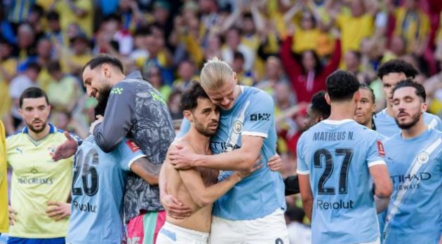 Siêu phẩm phút 87 đưa Man City vào chung kết FA Cup