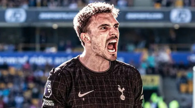 Bài đăng ăn mừng của Tottenham khiến CĐV tranh cãi